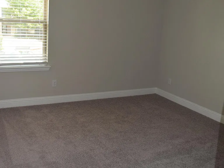 6416 Hermosa Dr — Photo 11