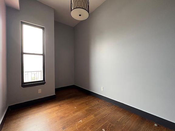 5th image of 269 Melrose St #1F