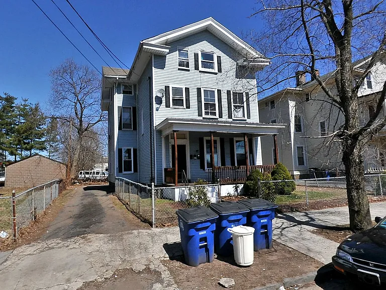 611 Elm St #2 — Photo 9