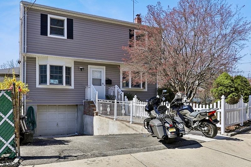 1st image of 153 Smallwood Ave