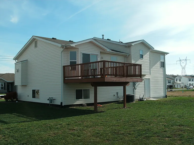 407 Edwin Dr — Photo 5