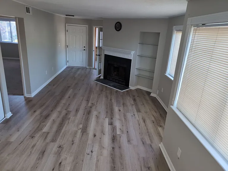 526 Glenn Regis Way — Photo 17