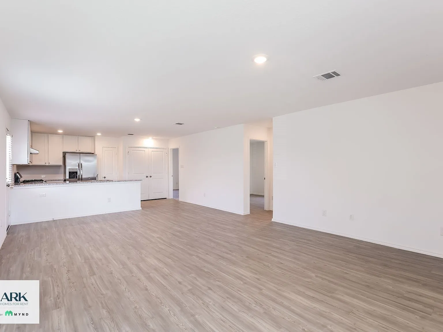 3 bed, 2.0 bath, 1266 sqft, $1,375 — Photo 3