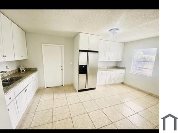 741 NW 15th Pl