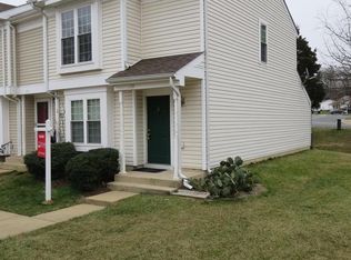 174 Edinburgh Sq, Sterling, VA 20164