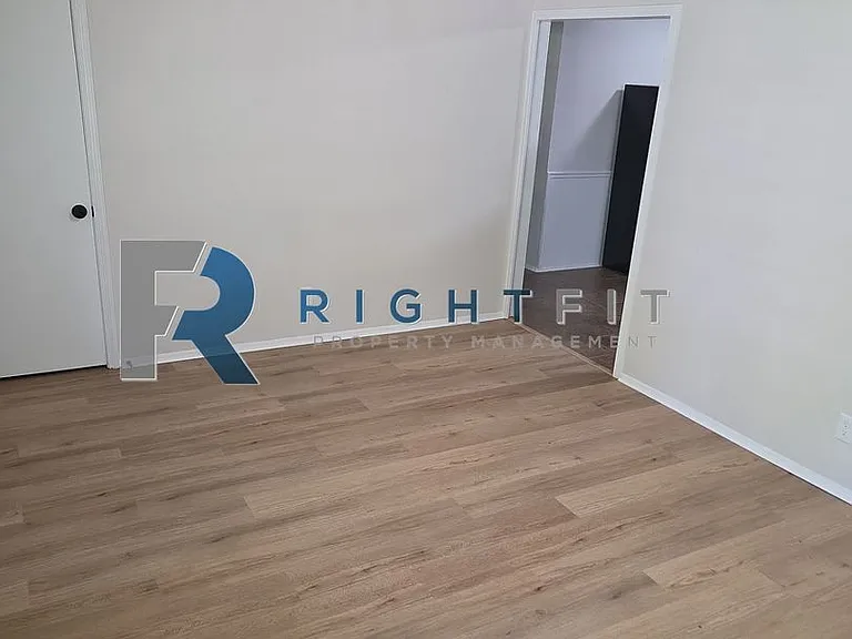 4768 Wellborn Dr — Photo 3