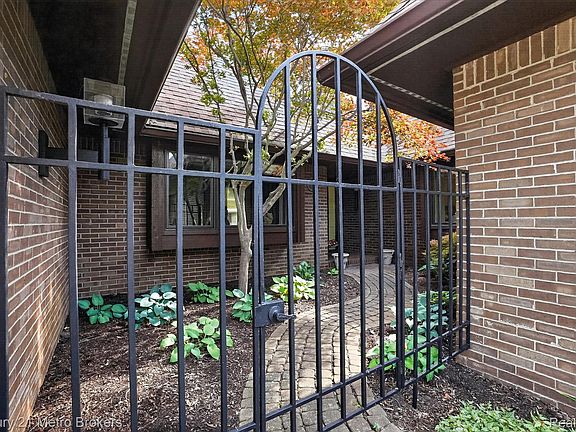 4th image of 9095 S Saginaw Rd APT 13
