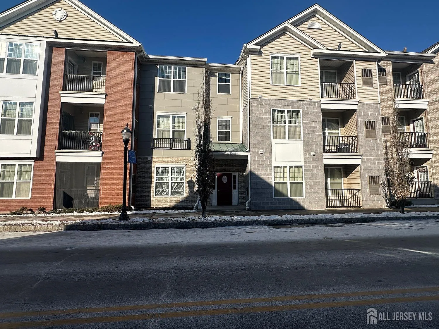 2 bed, 2.0 bath, 1176 sqft, $2,495 — Photo 1