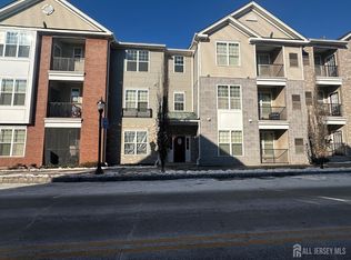 43 Roosevelt Ave APT 1301, Carteret, NJ 07008