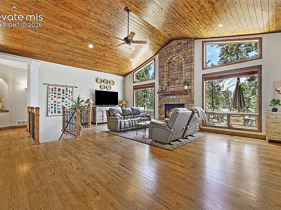 5th image of 18090 Bakers Farm Rd