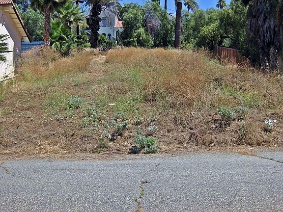 3rd image of 17432 Ryan Ave
