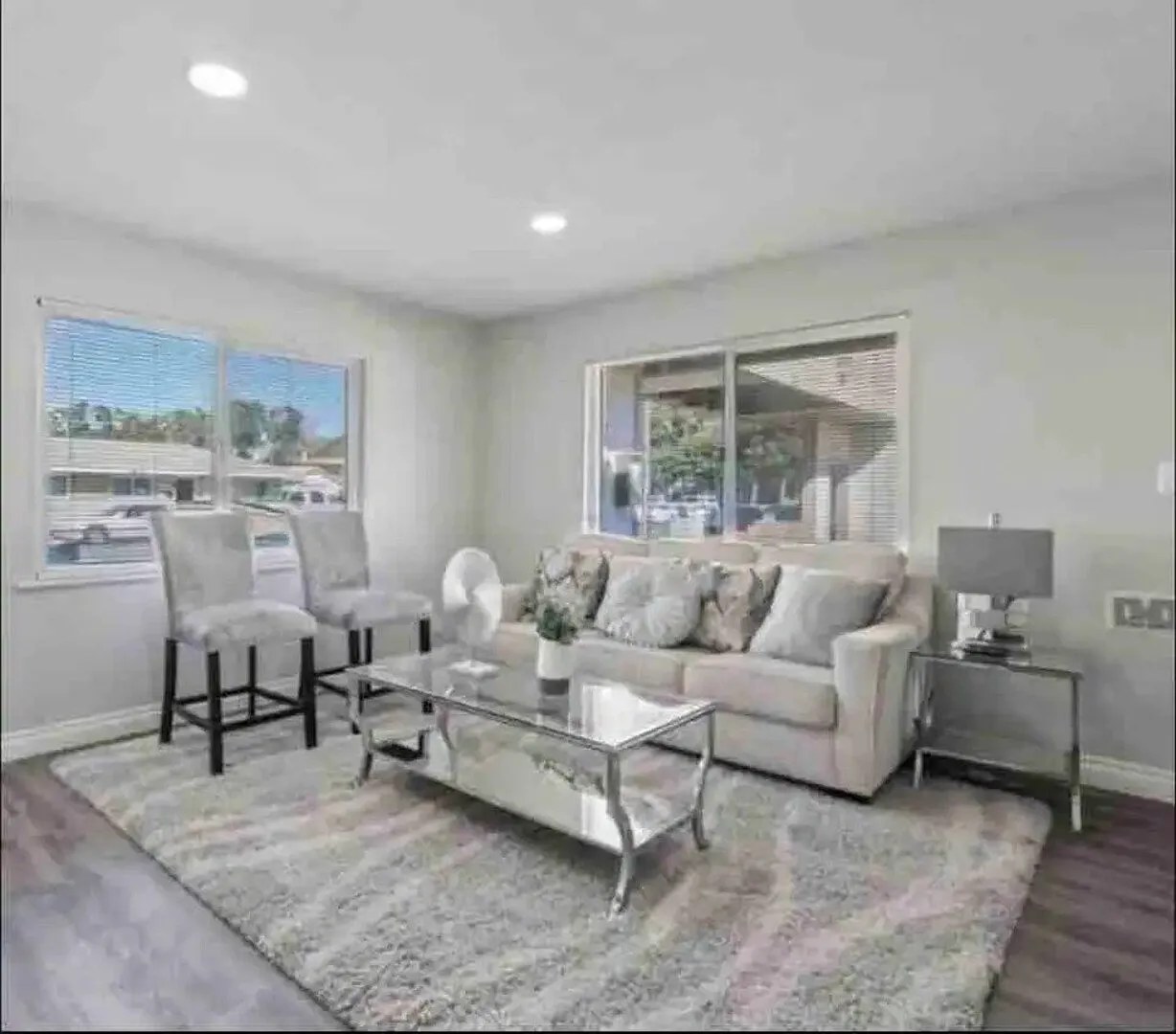 Entire Apartment 3 Min Drive to Port Hueneme Beach — Photo 1
