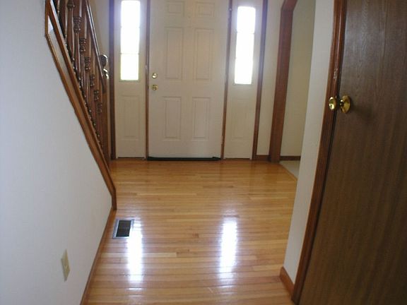 2nd image of 4265 Stone Creek Dr