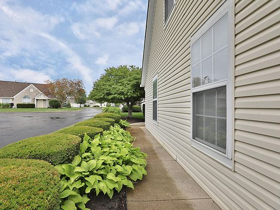 5th image of 7811 N Meadowlark Ln