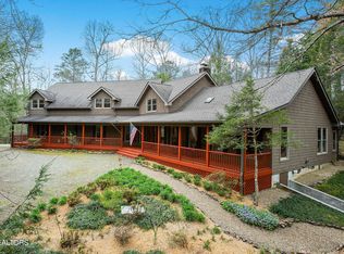 143 Indian Creek Trl, Townsend, TN 37882