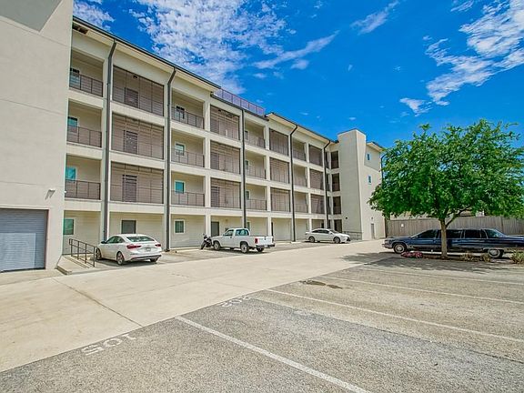3rd image of 2100 Saint Thomas St Unit 405