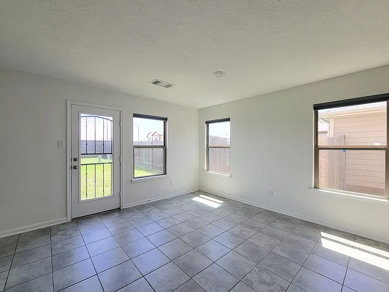 727 Hardwood Grove Ct — Photo 18