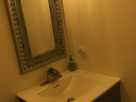 1/2 Bath