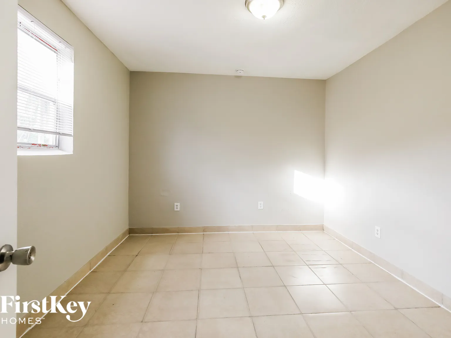 4 bed, 2.0 bath, 1892 sqft, $3,785 — Photo 4