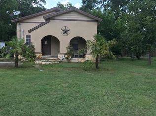 907 E Titus St, Mexia, TX 76667