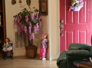 38922 Carr Dr, Zephyrhills, FL 33540