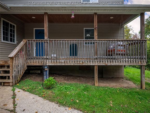 3rd image of 18 Skyrock Ln