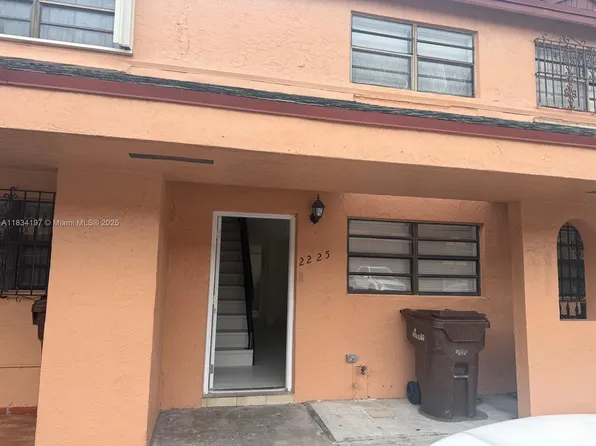 2225 W 53rd Pl #2225, Hialeah, FL 33016
