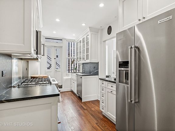 5th image of 1120 N Lake Shore Dr #9B