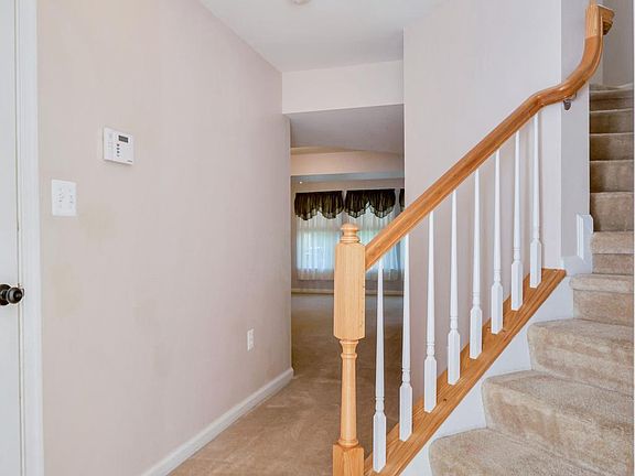 3rd image of 231 Woodstream Blvd