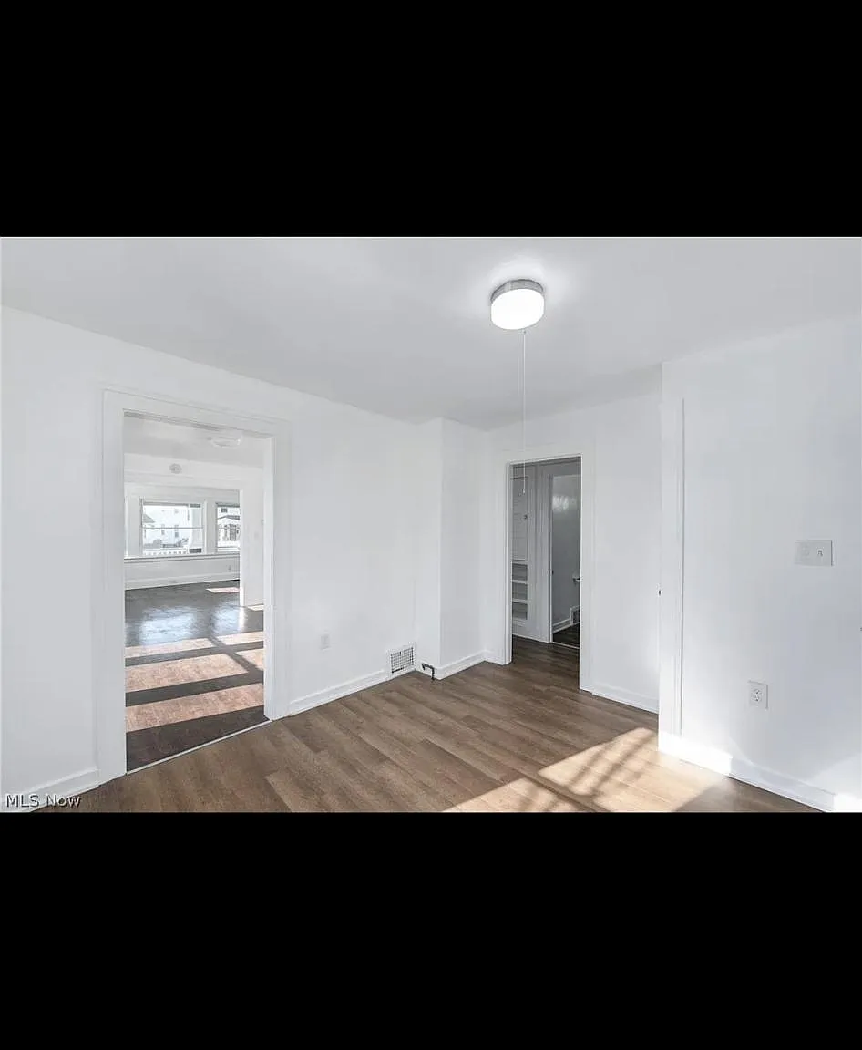 3 bed, 1229 sqft, $1,350 — Photo 3