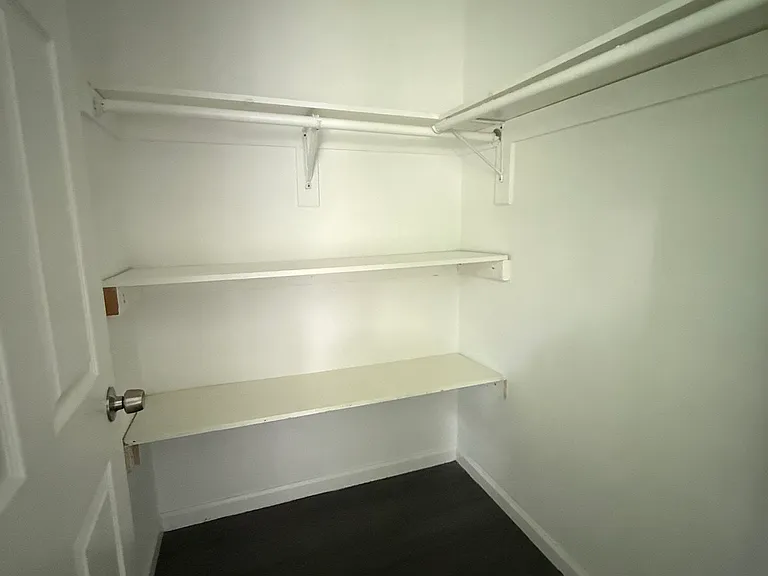 79 Osborne Pl #1B — Photo 3
