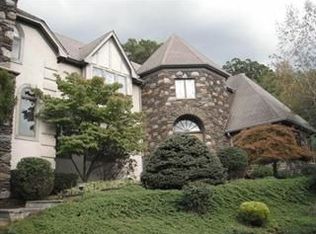 8 Shadow Ridge Rd, Wayne, NJ 07470