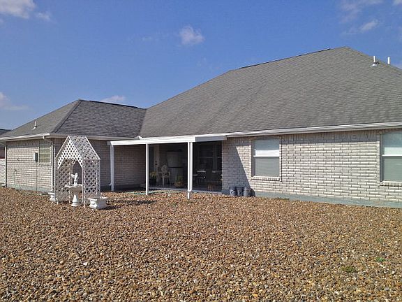 4th image of 1412 Oak Dr