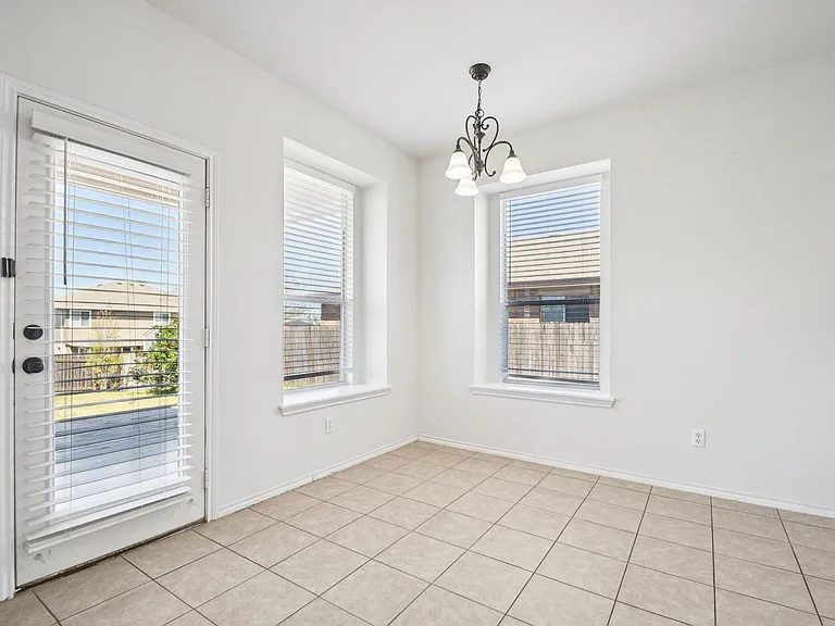217 Killian Loop — Photo 10