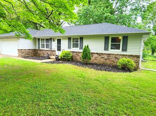 706 Spears Ave, Crane, MO 65633