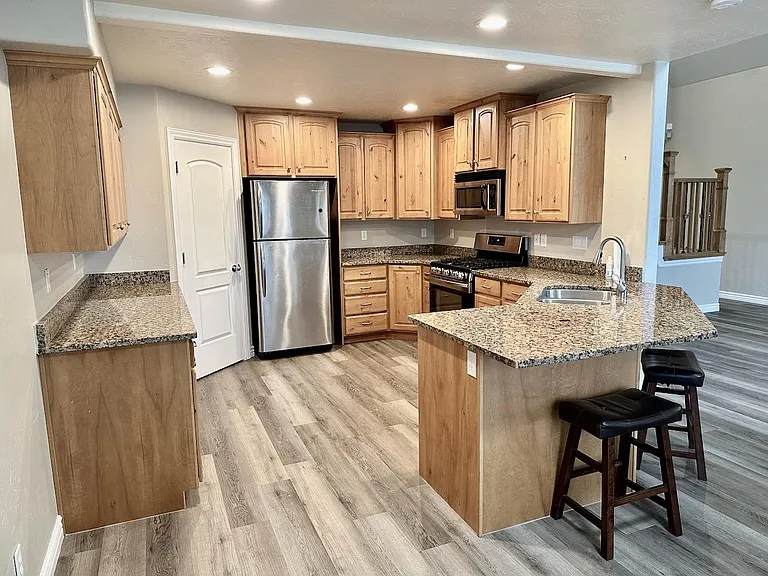 927 E Montana Vista Ln — Photo 10