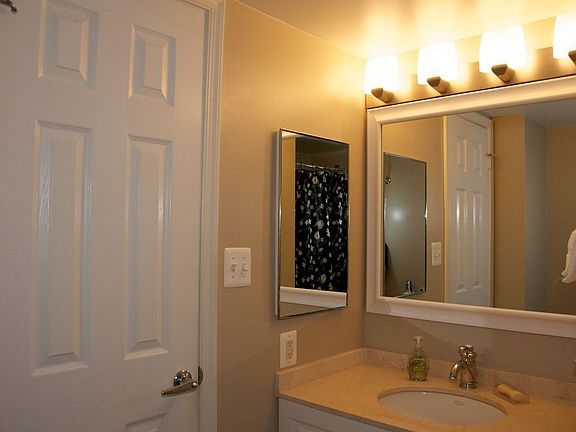 5th image of 10101 Grosvenor Pl APT 1412