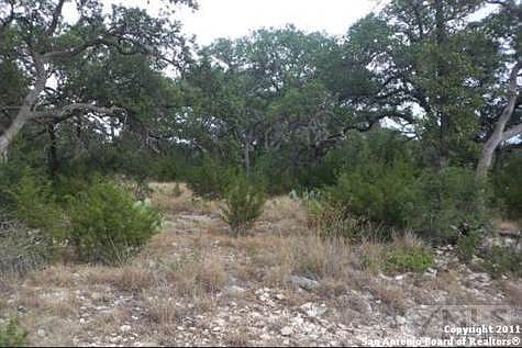 1st image of 822 Lazy Oaks Dr