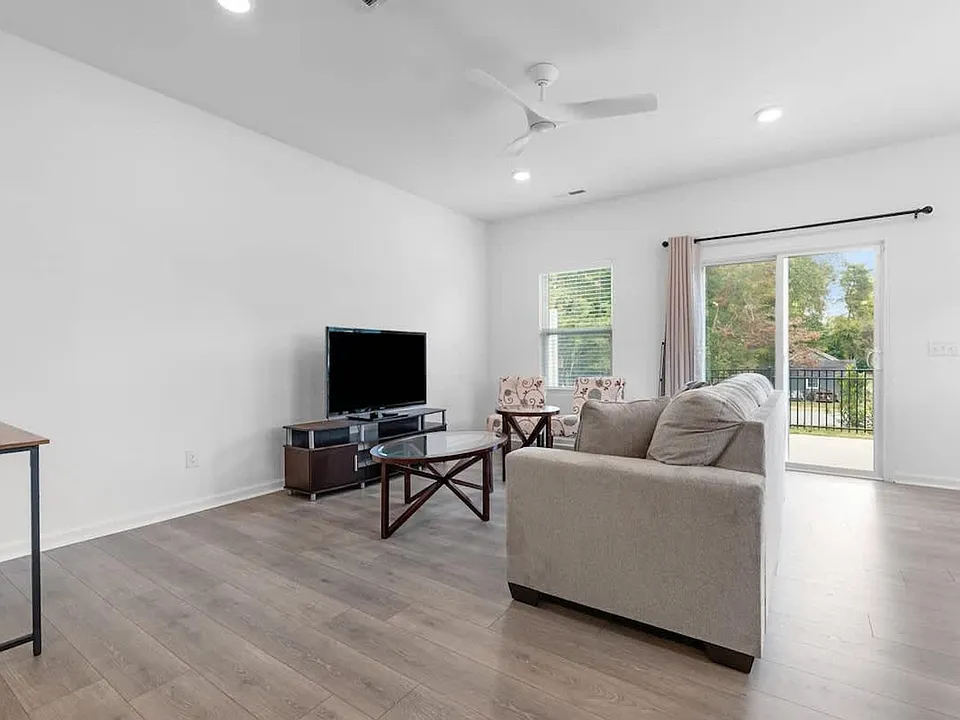 2 Saltford Ln #ID1471182P
