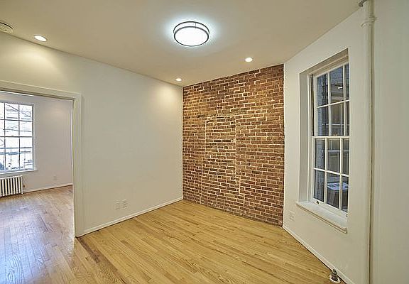 3rd image of 306 E 92nd St APT 2E