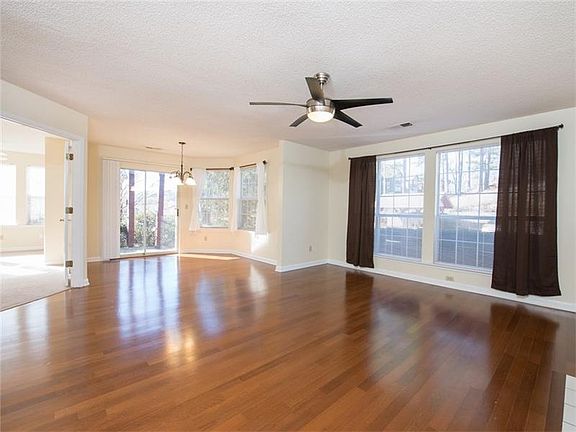 3rd image of 1108 Sandy Lane Dr