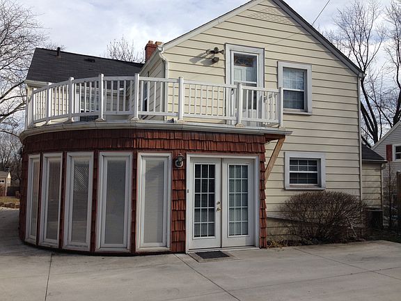 3rd image of 528 Kensington St