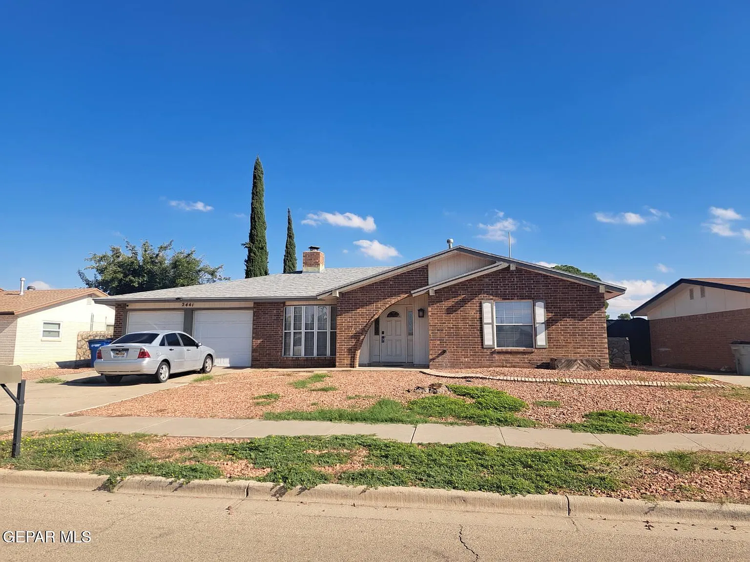 3 bed, 2.0 bath, 1911 sqft, $2,100 — Photo 1