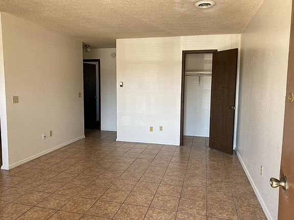 3rd image of 1209 W Sunset Dr