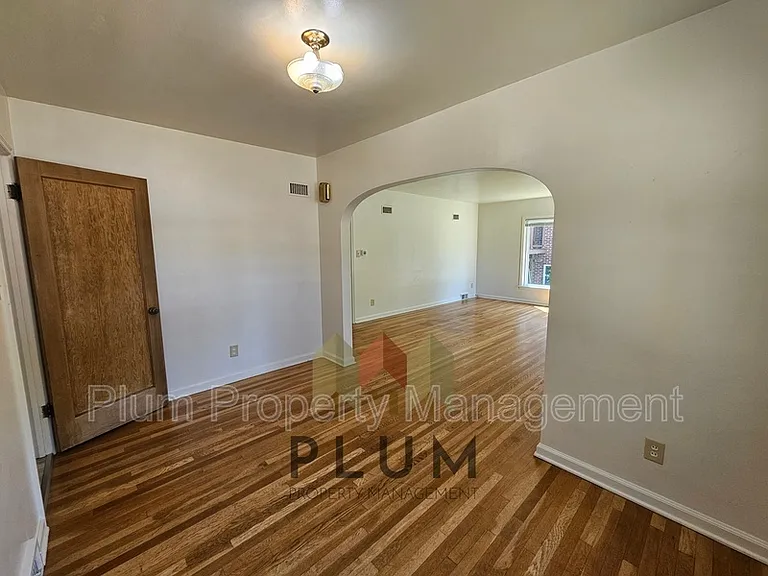 407 S 5th St E — Photo 19