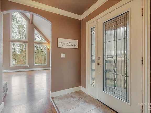 4th image of 54 Tewkesbury Circle Dr
