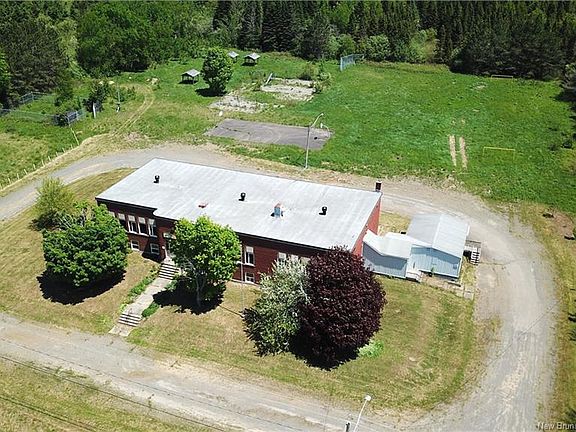 5th image of 305 Debec Rd