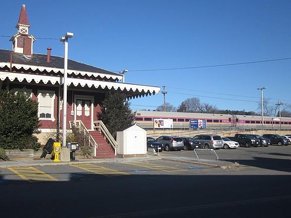 5th image of 25 Railroad Ave Ste 1