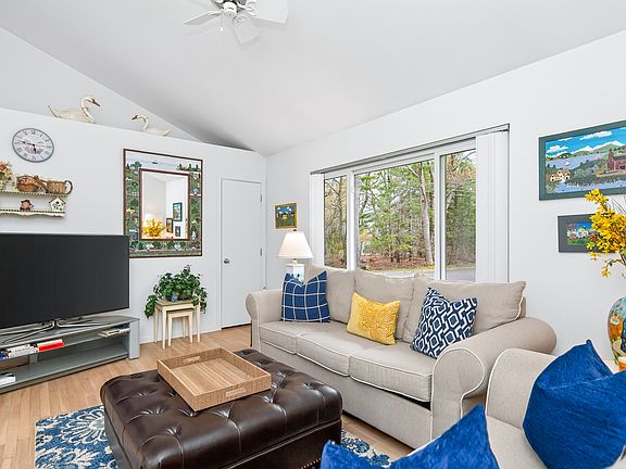 5th image of 1 Whippoorwill Ln