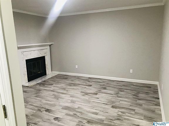 5th image of 1704 Liberty Dr Unit 1704